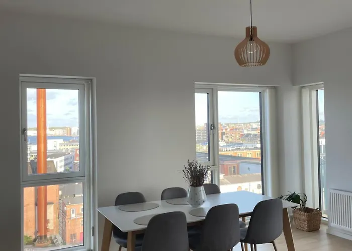 Marina Bay Apartment *